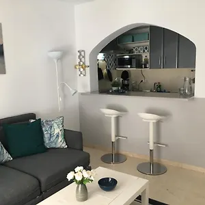 Trinidad Mit Netflix Apartamento Fuengirola