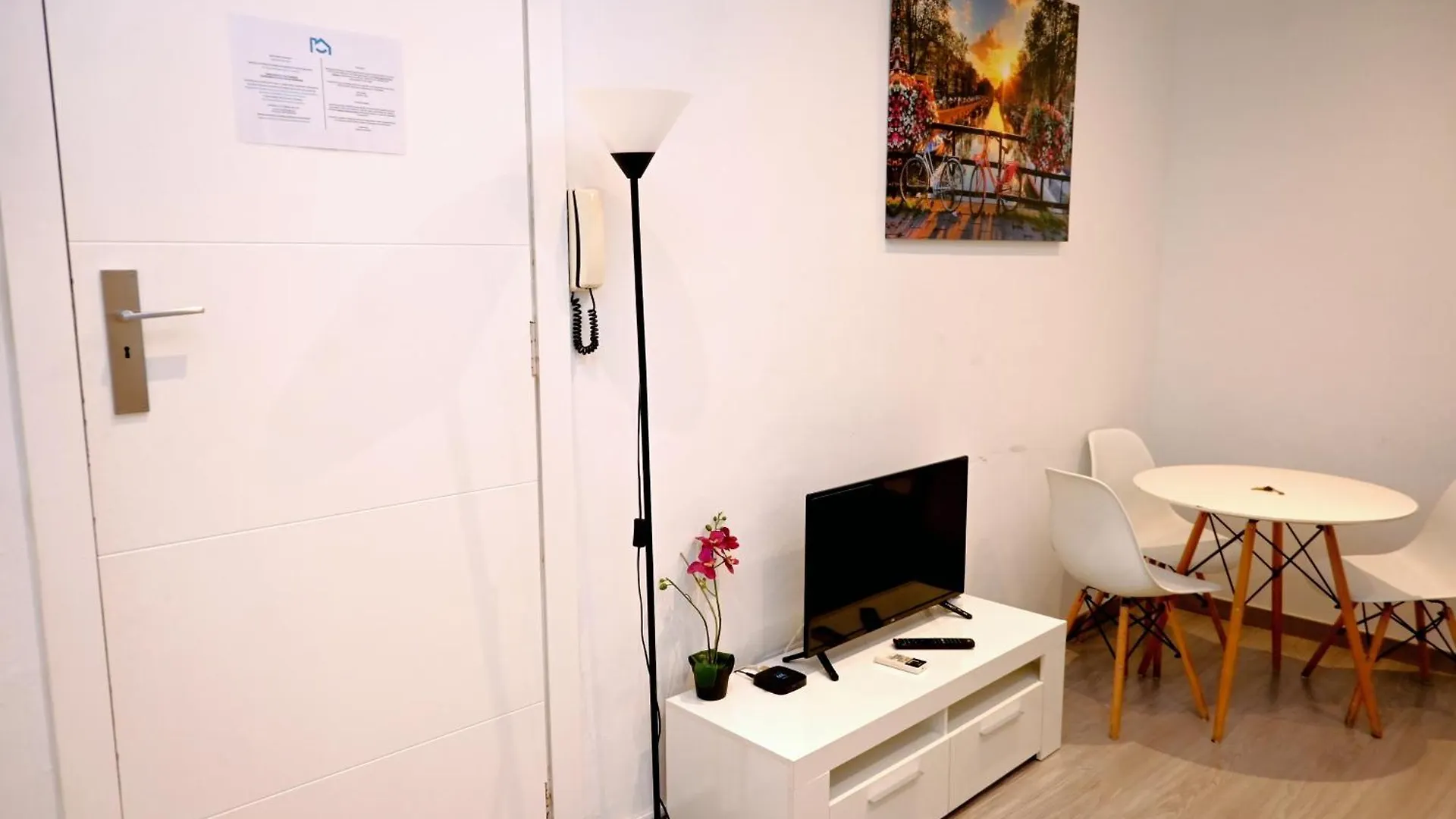 Homenfun Barcelona Les Corts Apartament
